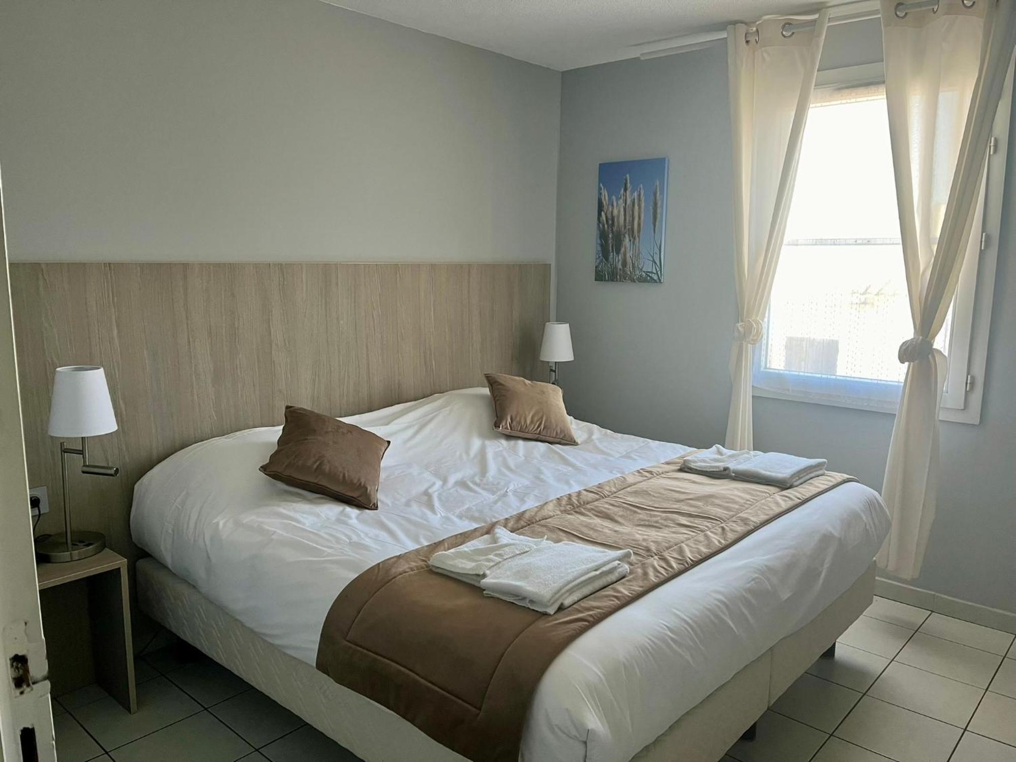 Hotel Les Arcades Saintes-Maries-de-la-Mer Exteriör bild