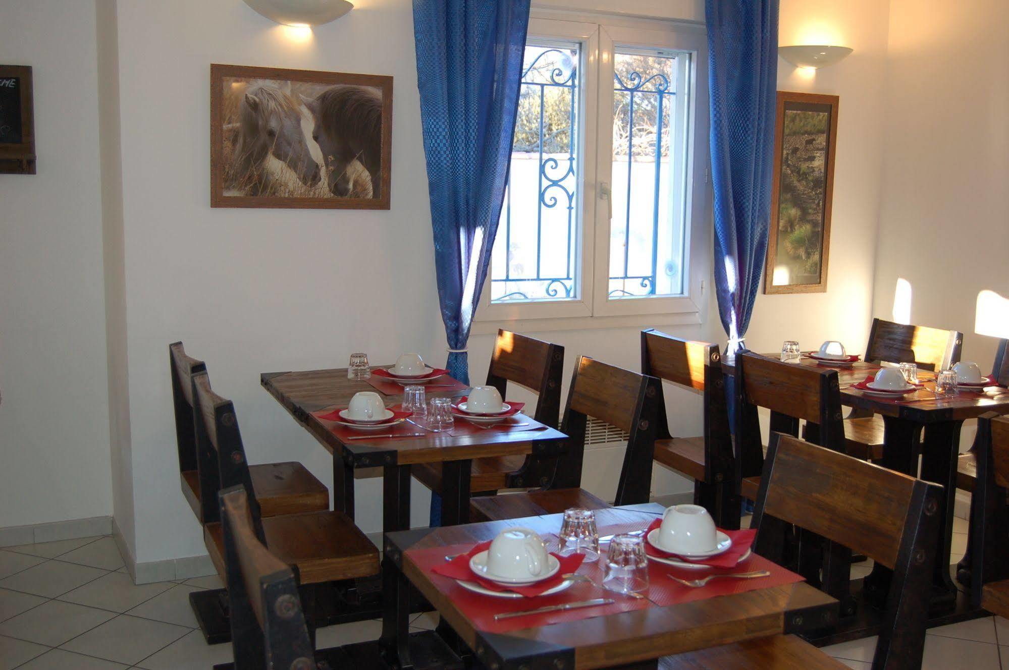 Hotel Les Arcades Saintes-Maries-de-la-Mer Exteriör bild